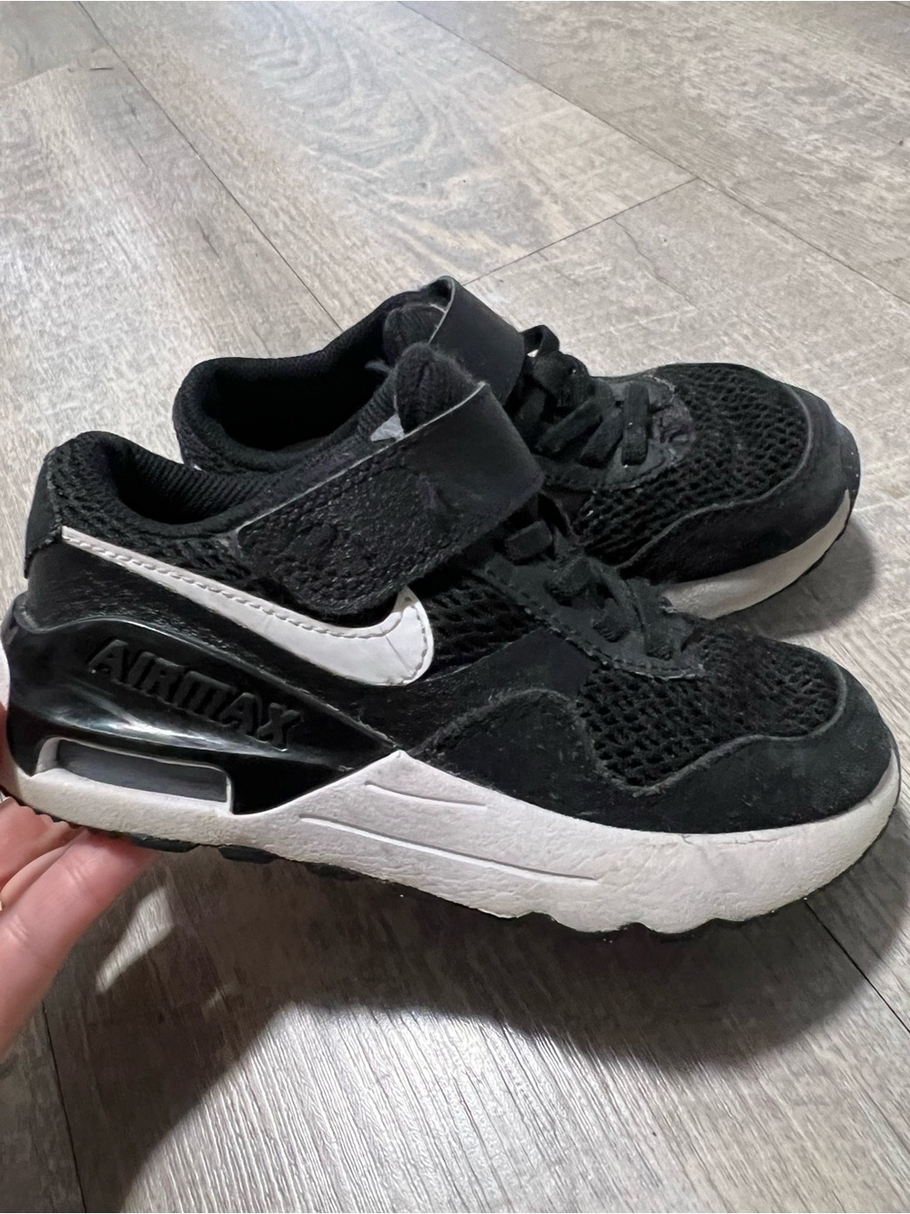 Kids Nike Black and White Athletic Sneakers Size 11C - Picture 8 of 8